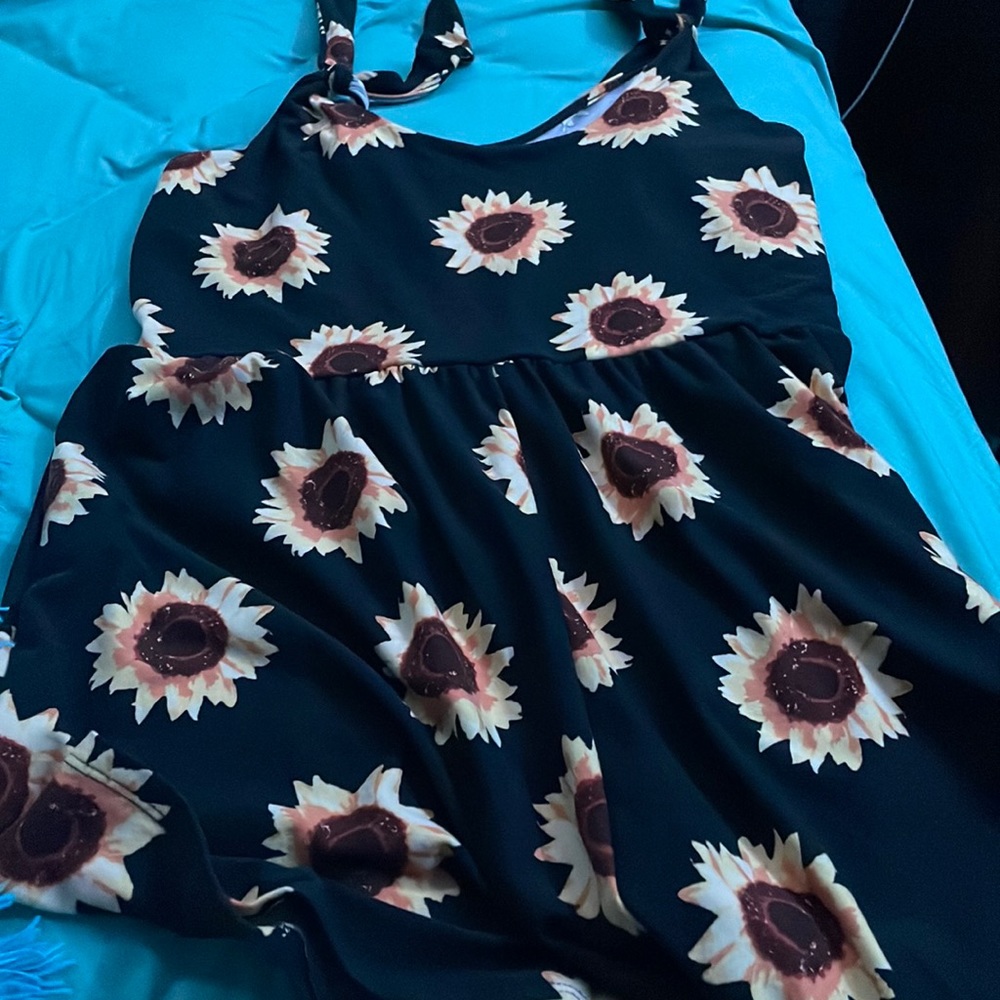 sunflower romper size xs